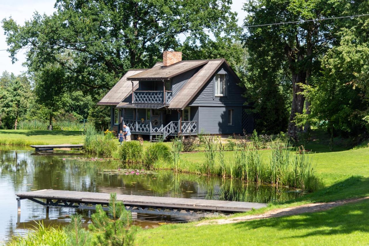 Villa Namelis Prie Sirvintos Upes Su Pirtimi Exterior foto